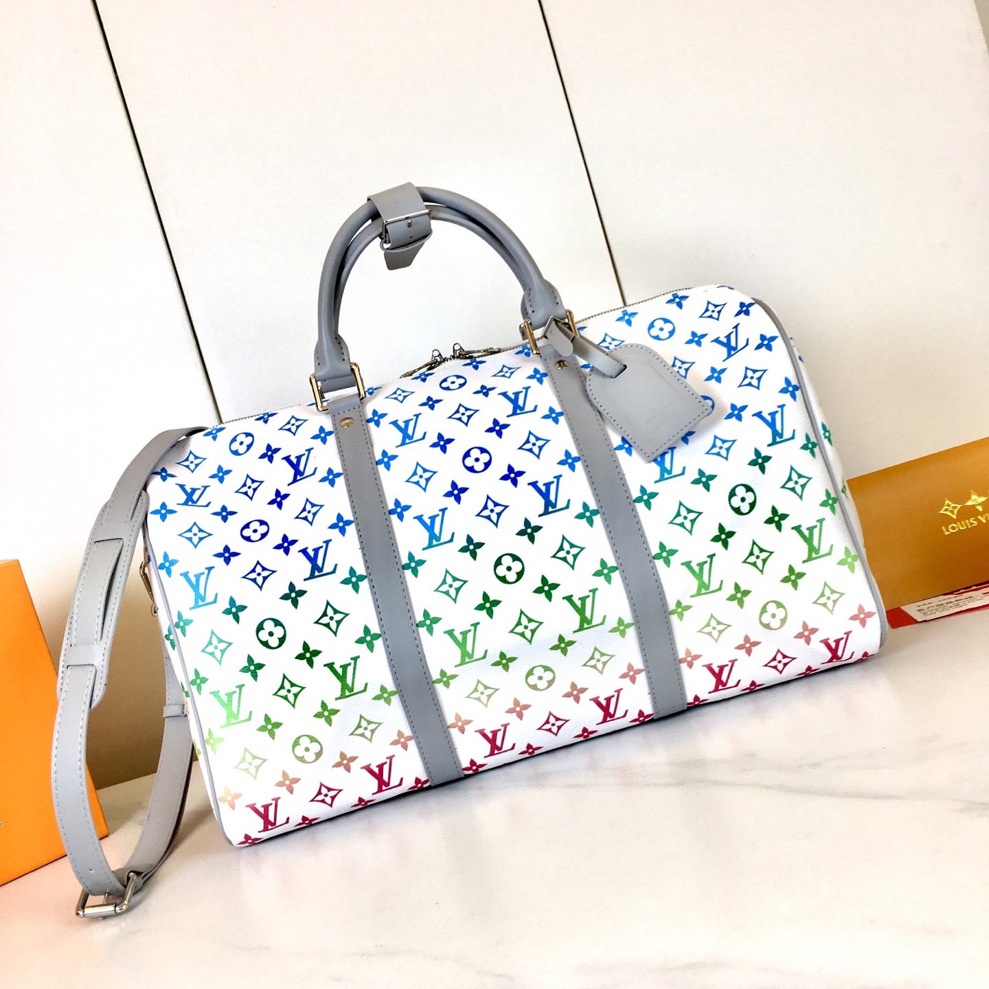 LV bag 685